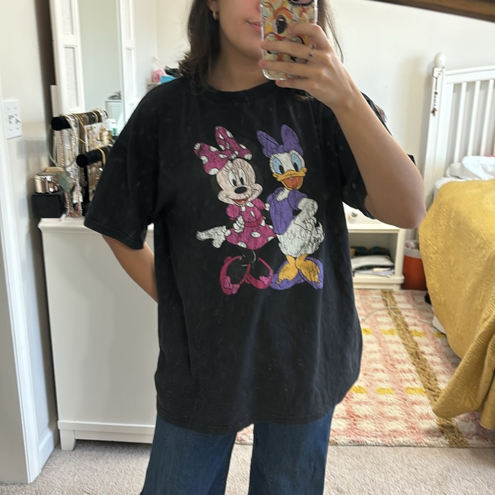 Disney Tee S/M Crewneck Short Sleeve 100% Cotton Minnie Mouse Daisy Duck Graphic